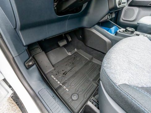 New 2025 Ford Maverick XLT image 32