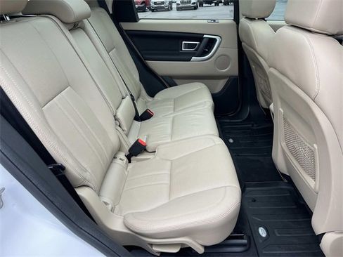 Used 2017 Land Rover Discovery Sport HSE image 26