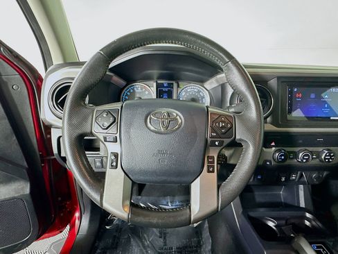 Used 2019 Toyota Tacoma SR5 RWD image 15