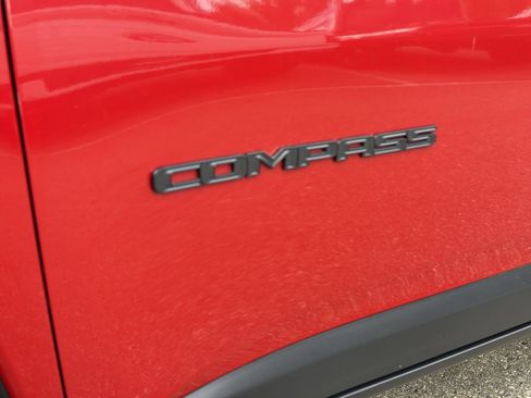 Used 2020 Jeep Compass Latitude AWD/4WD image 14