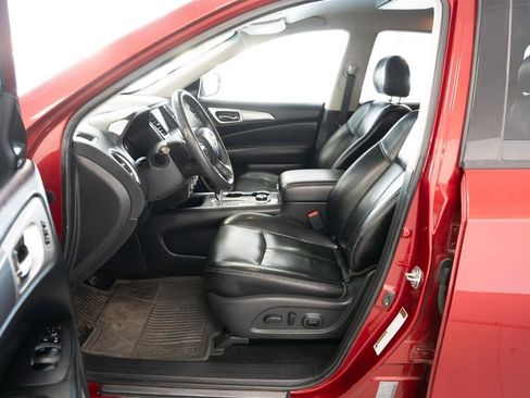Used 2018 Nissan Pathfinder SL image 19