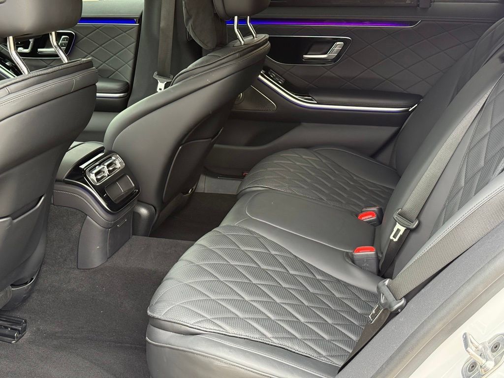 Used 2025 Mercedes-Benz S 580e 4MATIC Sedan image 7