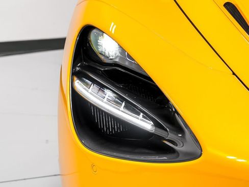 Used 2022 McLaren 720S Spider image 43