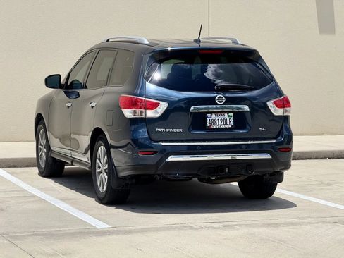 Used 2015 Nissan Pathfinder SL w/ SL Tech Package FWD image 5