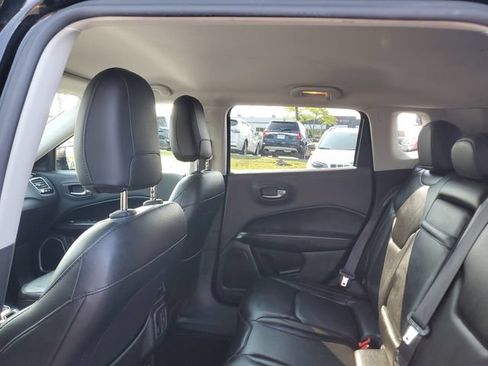 Used 2018 Jeep Compass Limited w/ Navigation Group AWD/4WD image 10