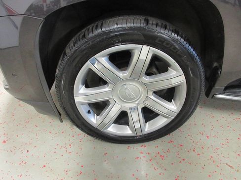 Used 2017 Cadillac Escalade Luxury AWD/4WD image 38