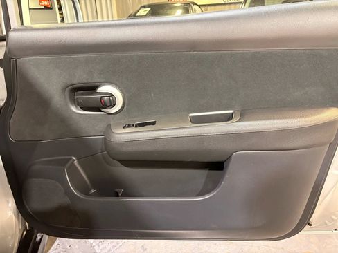 Used 2012 Nissan Versa 1.8 S FWD image 21