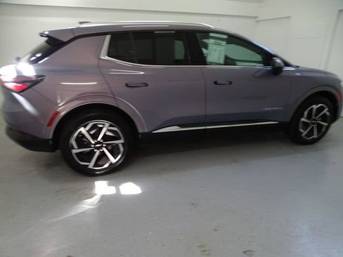 Used 2025 Chevrolet Equinox EV LT FWD image 22