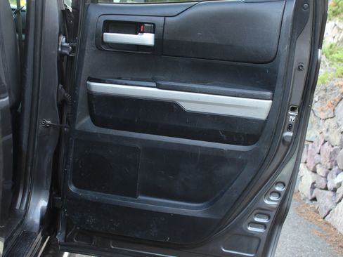 Used 2018 Toyota Tundra SR5 AWD/4WD image 15
