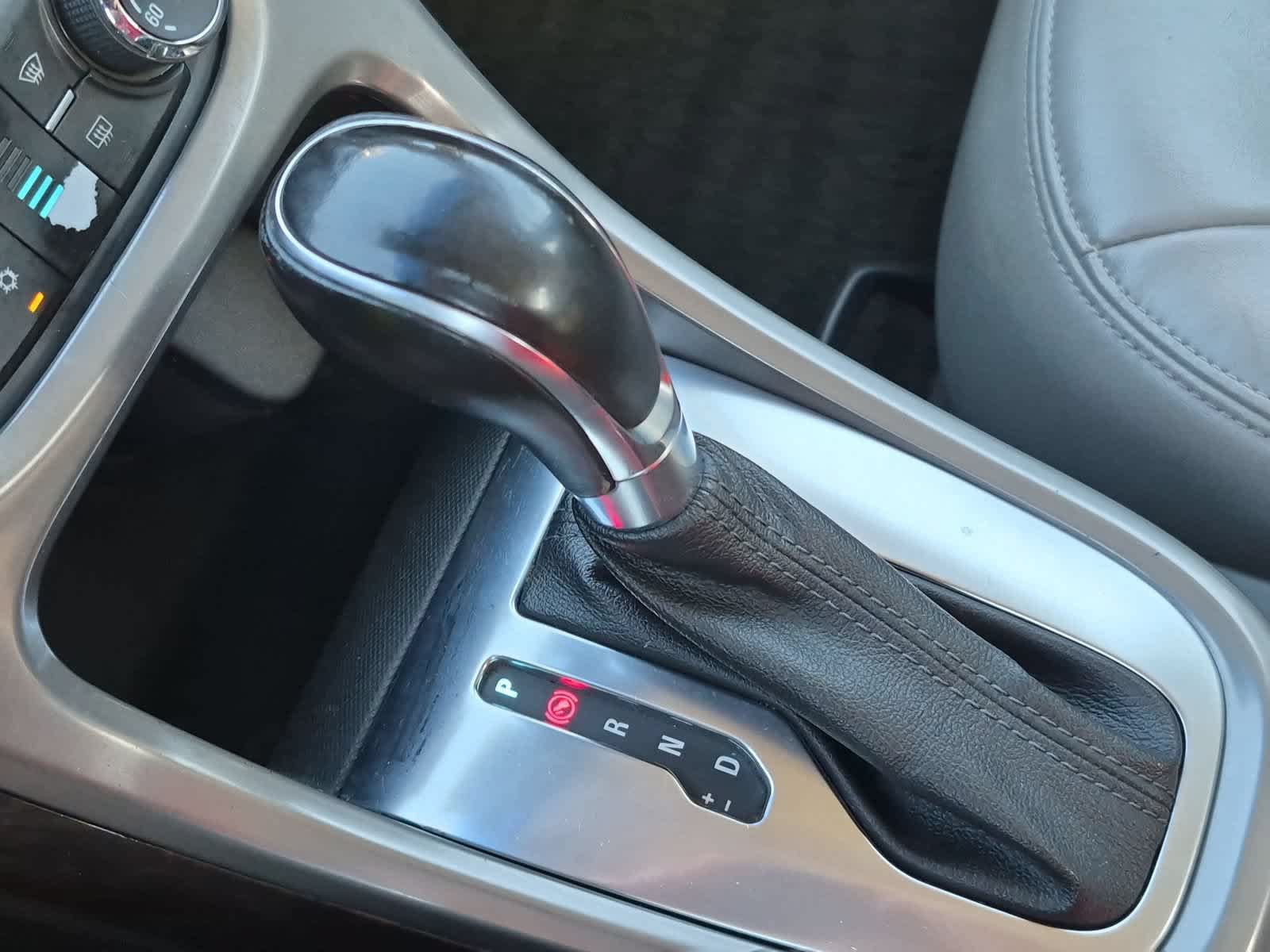 Used 2013 Buick Verano FWD image 32