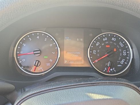 Used 2019 Toyota RAV4 XLE w/ Convenience Package FWD image 10