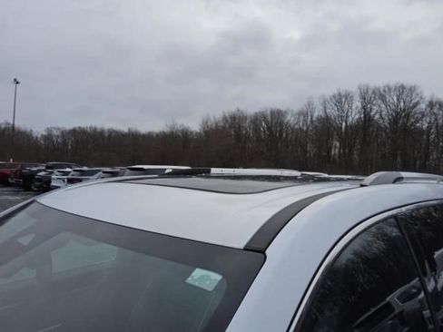 Used 2024 GMC Acadia Denali image 7