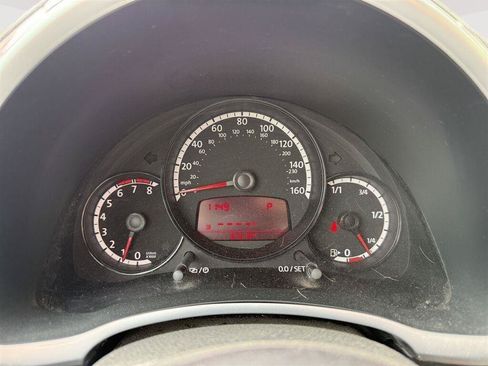 Used 2013 Volkswagen Beetle 2.5 FWD image 2