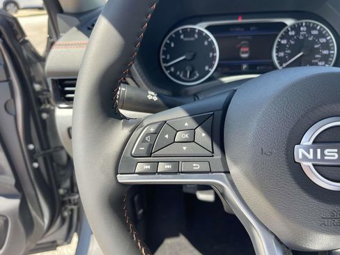 Used 2025 Nissan Sentra SR image 17