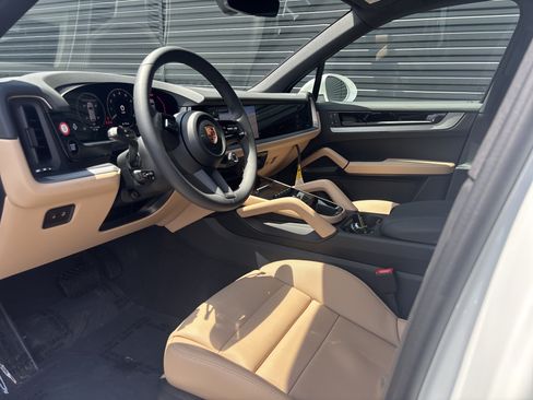 New 2026 Porsche Cayenne AWD/4WD image 8