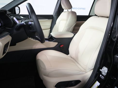 New 2025 Jeep Grand Cherokee L Limited w/ Black Appearance Package image 24