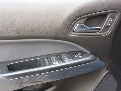 Used 2018 Chevrolet Colorado Z71 AWD/4WD image 3