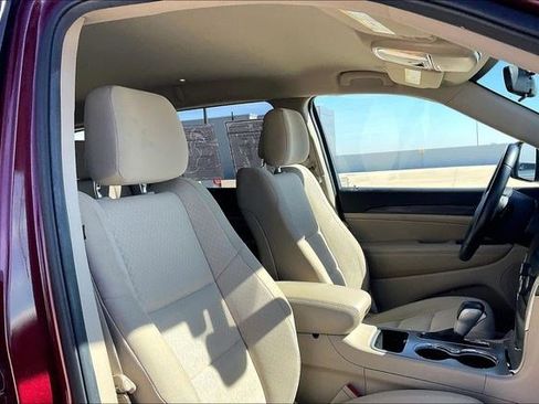 Used 2019 Jeep Grand Cherokee Laredo image 7