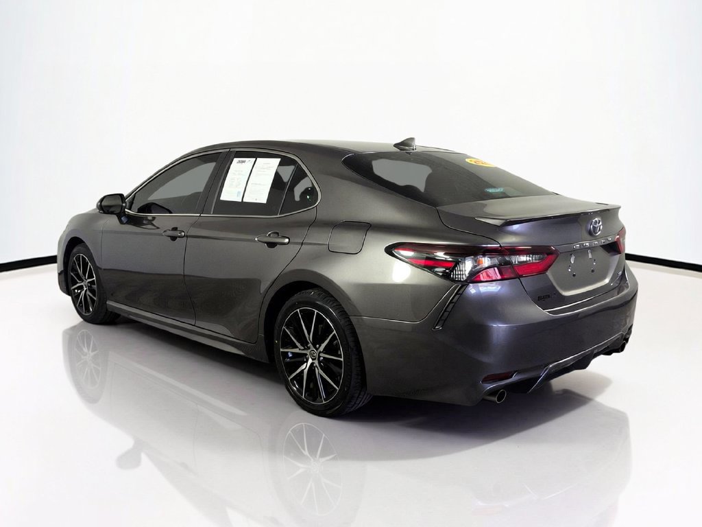 Used 2022 Toyota Camry SE FWD image 9