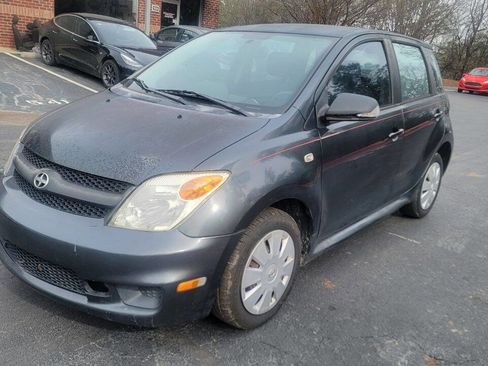 Used 2006 Scion xA Base 4dr Hatchback w/Manual image 1