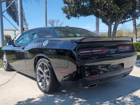 Used 2022 Dodge Challenger GT image 8