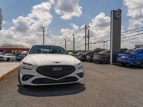 Used 2022 Genesis G70 3.3T RWD image 10
