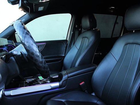 Used 2021 Mercedes-Benz GLB 250 image 13