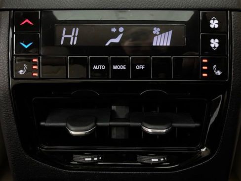 Used 2022 Jeep Grand Cherokee L Limited image 6