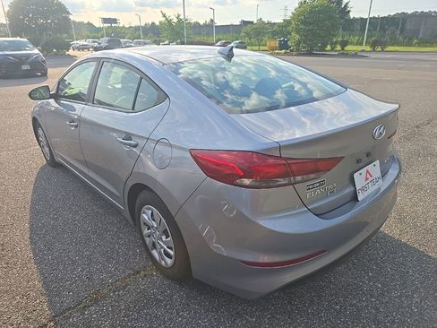 Used 2017 Hyundai Elantra SE FWD image 7