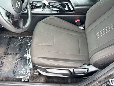Certified 2025 Hyundai Elantra Sport image 19