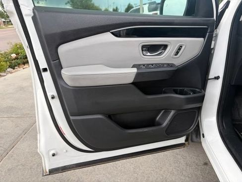 Used 2024 Honda Pilot EX-L image 11