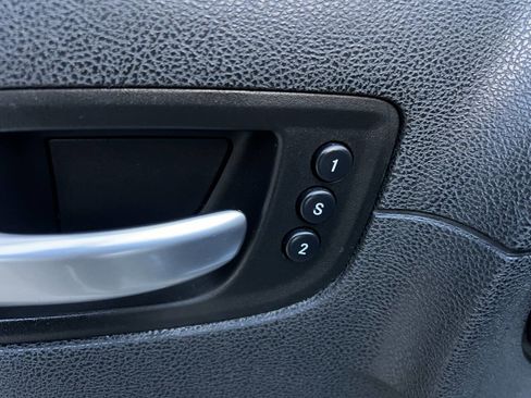 Used 2019 Chrysler 300 Limited w/ Safetytec Plus Group image 34