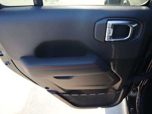 New 2026 Jeep Wrangler Unlimited Rubicon image 18