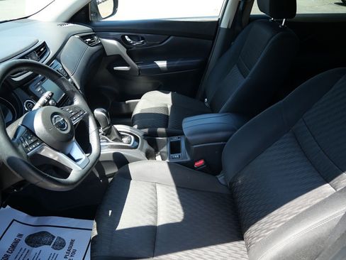 Used 2019 Nissan Rogue SV AWD/4WD image 10