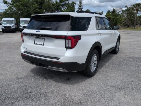 New 2026 Ford Explorer Active w/ Active Comfort Package RWD image 3