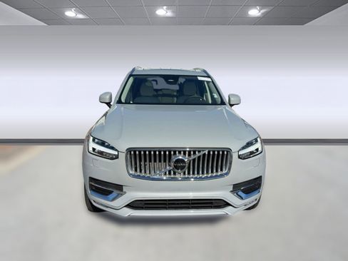 Used 2025 Volvo XC90 B5 Plus image 6