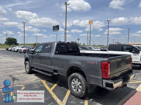 Used 2023 Ford F350 XLT AWD/4WD image 3