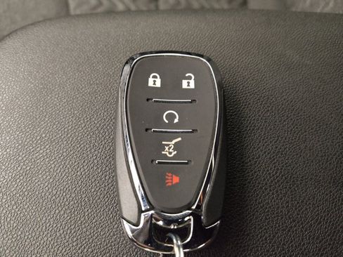 Used 2024 Chevrolet Equinox LT image 32