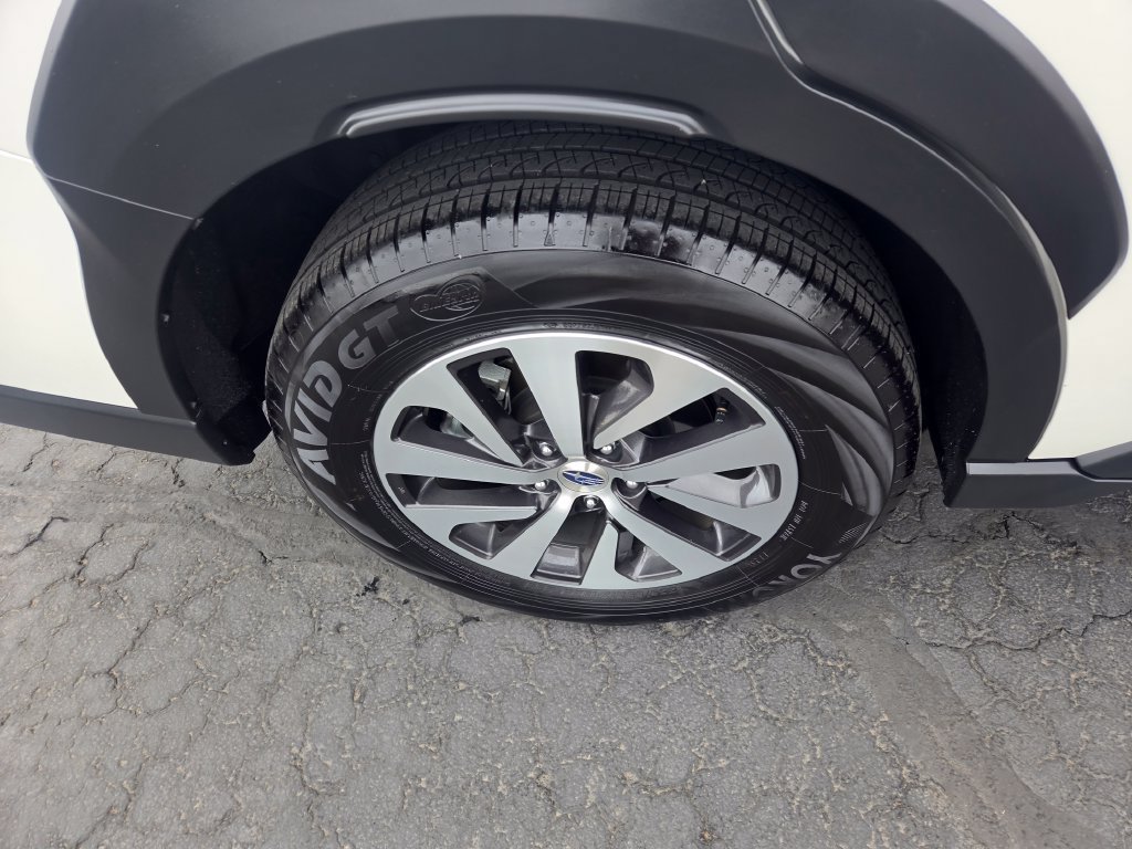 Used 2025 Subaru Outback Premium AWD/4WD image 11