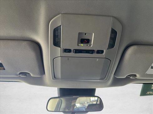 Used 2024 Toyota Highlander LE image 18