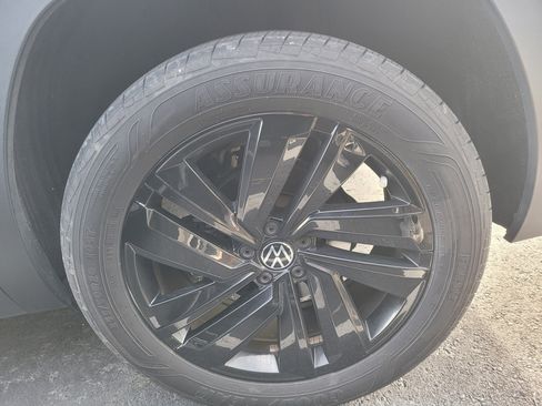 Used 2022 Volkswagen Atlas Cross Sport SE FWD image 8