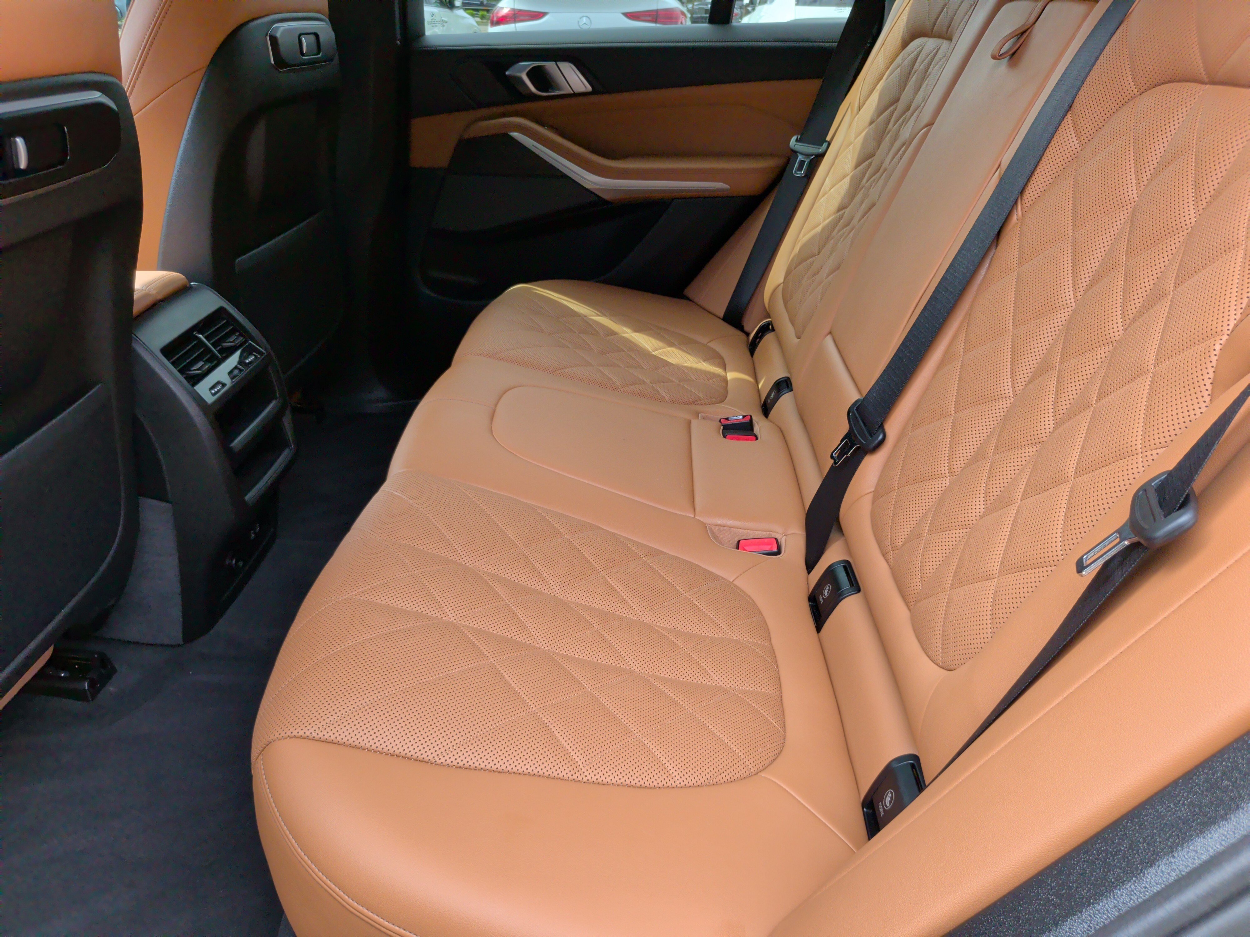 Used 2024 BMW X5 xDrive50e w/ Premium Package AWD/4WD image 39