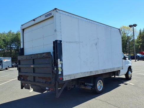 Used 2018 Ford E-350 and Econoline 350 Super Duty RWD image 6