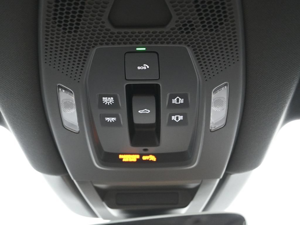Certified 2026 Porsche Cayenne AWD/4WD image 24