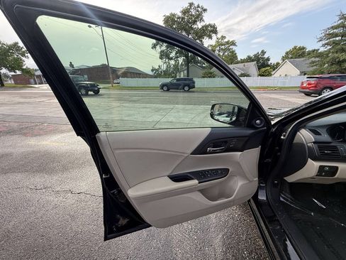 Used 2015 Honda Accord EX-L image 18