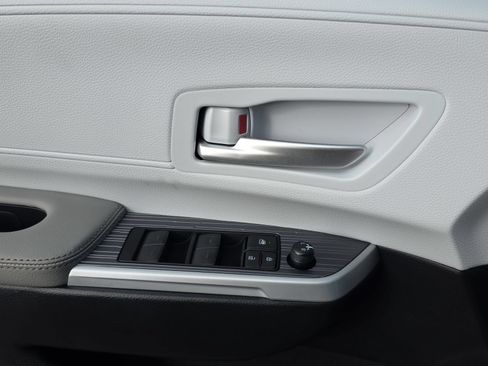 New 2026 Toyota Sienna XLE FWD image 24