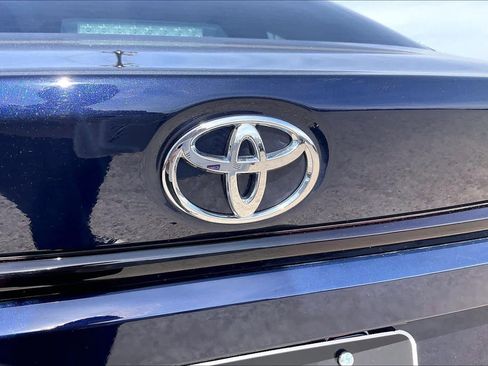 Used 2025 Toyota Corolla LE image 30