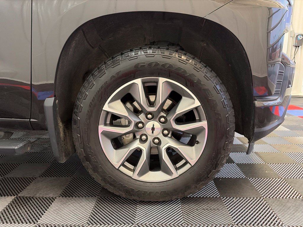 Used 2021 Chevrolet Silverado 1500 RST w/ Convenience Package II AWD/4WD image 24