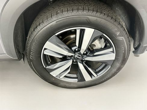 Used 2026 Nissan Rogue SL FWD image 11