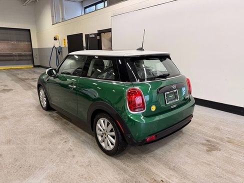 Certified 2022 MINI Cooper SE image 3